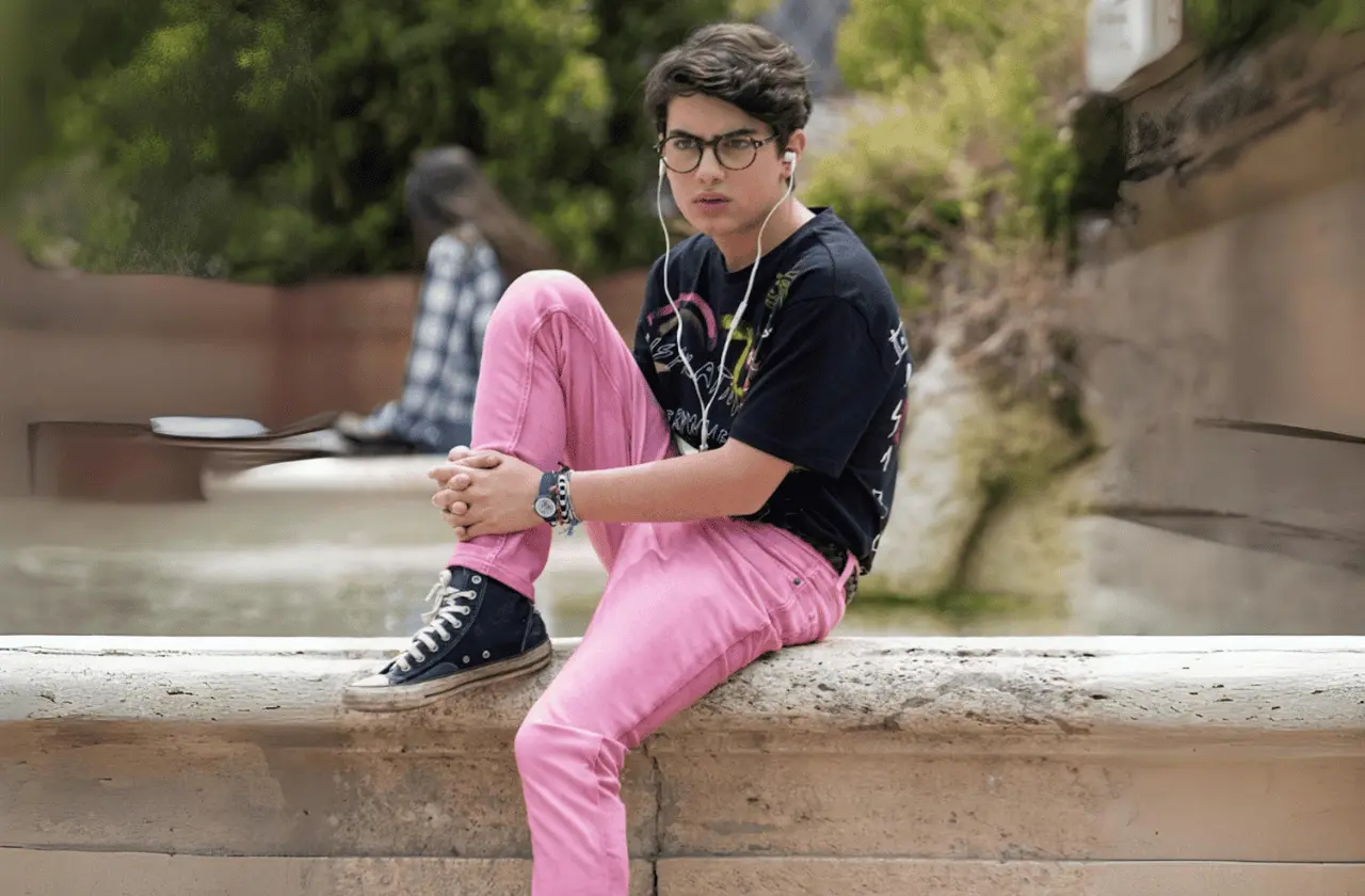 Samuele Carrino in Il ragazzo dai pantaloni rosa