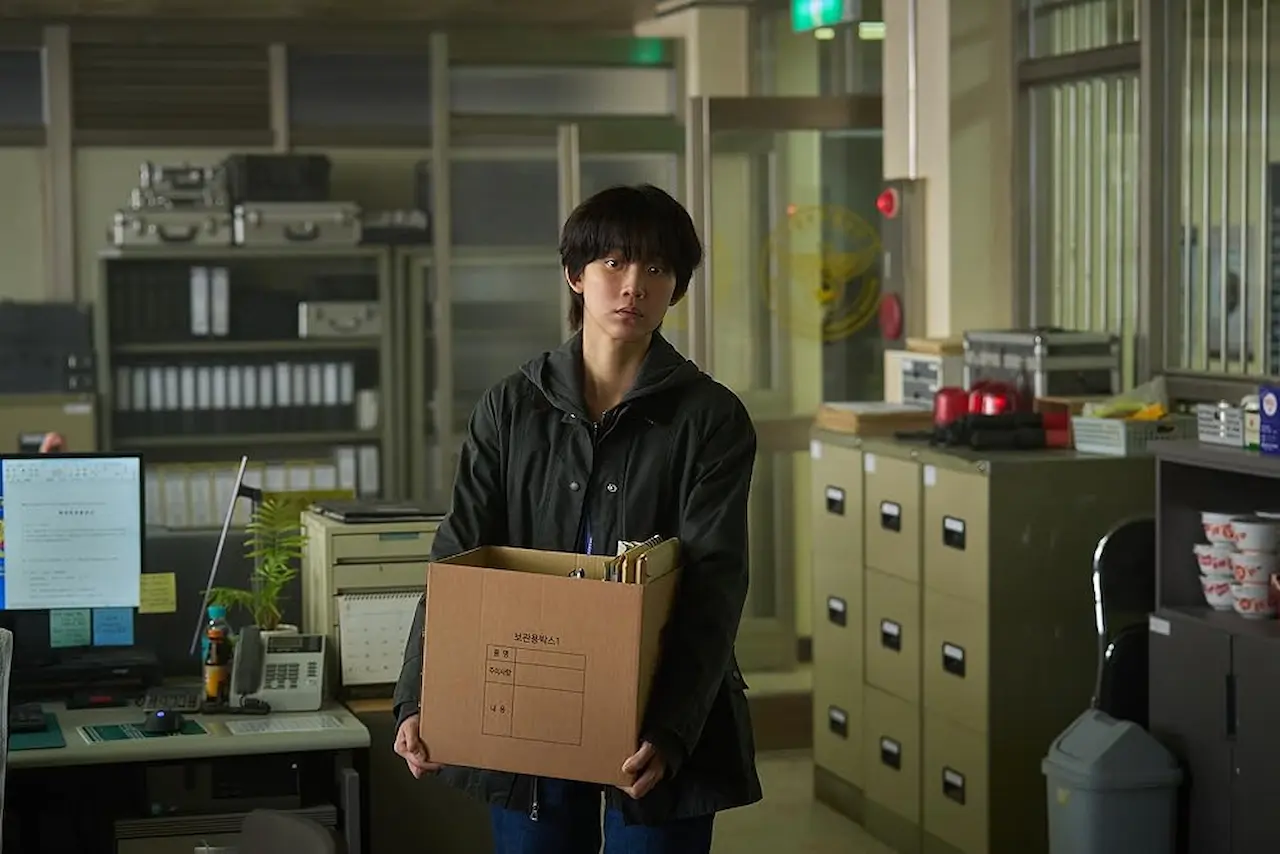 Shin Hyeon-bin in Tre rivelazioni