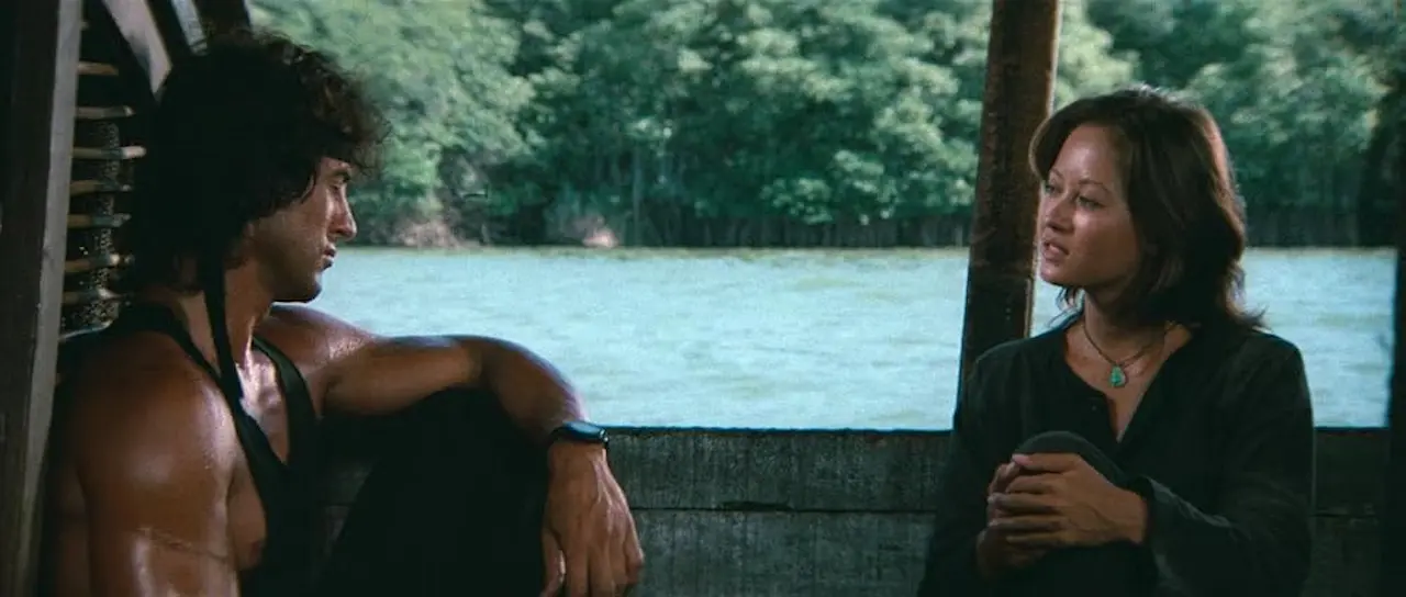 Sylvester Stallone e Julia Nickson in Rambo 2 - La vendetta