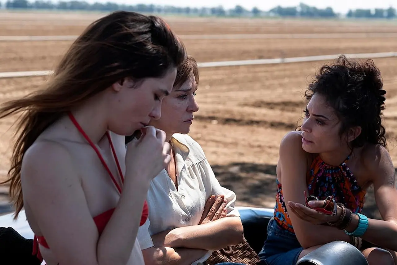 fuori recensione del film di mario martone