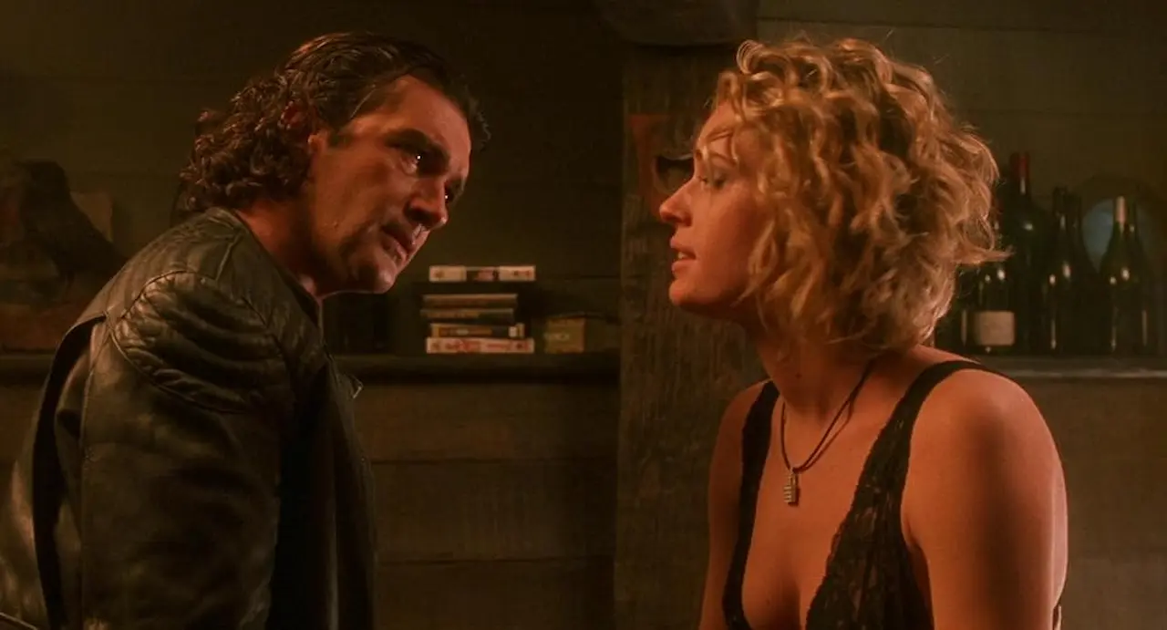Antonio Banderas e Rebecca Romijn in Femme Fatale