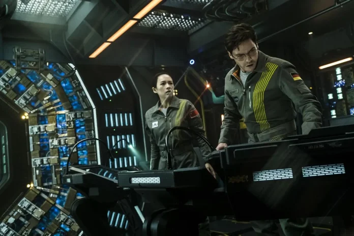 Daniel Brühl e Ziyi Zhang in The Cloverfield Paradox (2018)