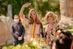 Elizabeth Perkins e Allison Janney in Un altro piccolo favore