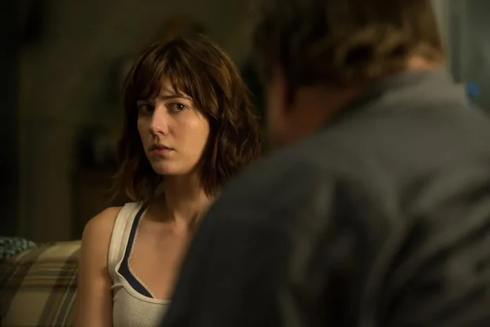 John Goodman e Mary Elizabeth Winstead in 10 Cloverfield Lane (2016)