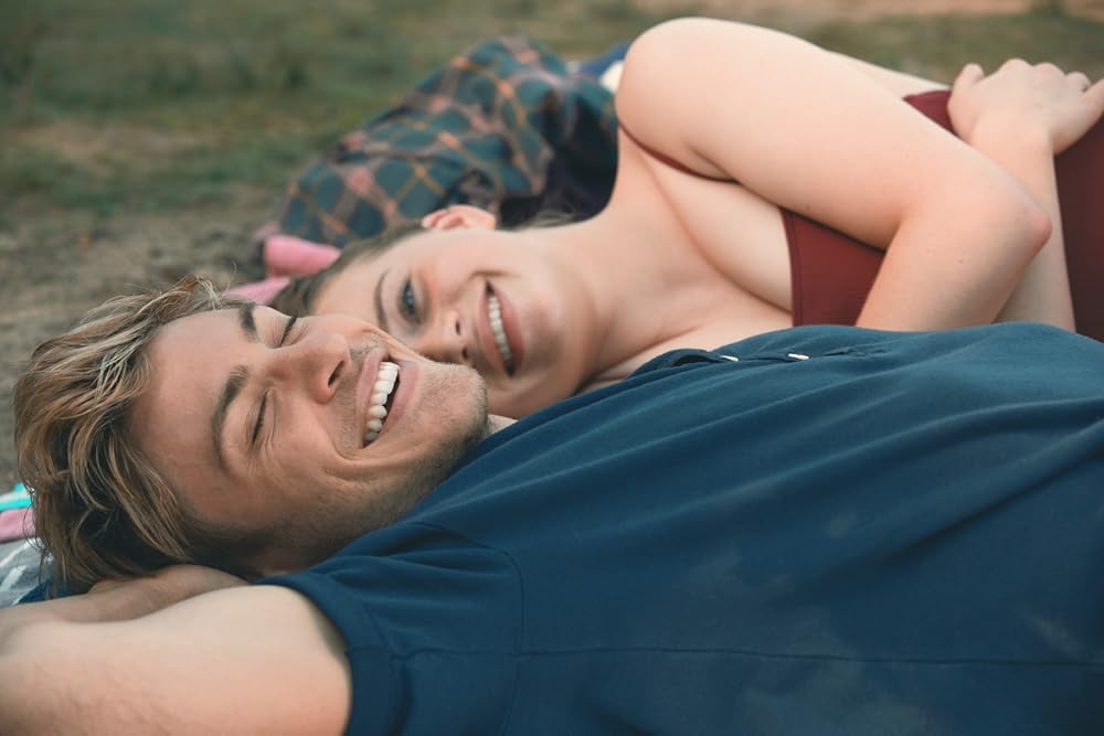 Luna Wedler e Jannik Schümann in Vicino all'orizzonte