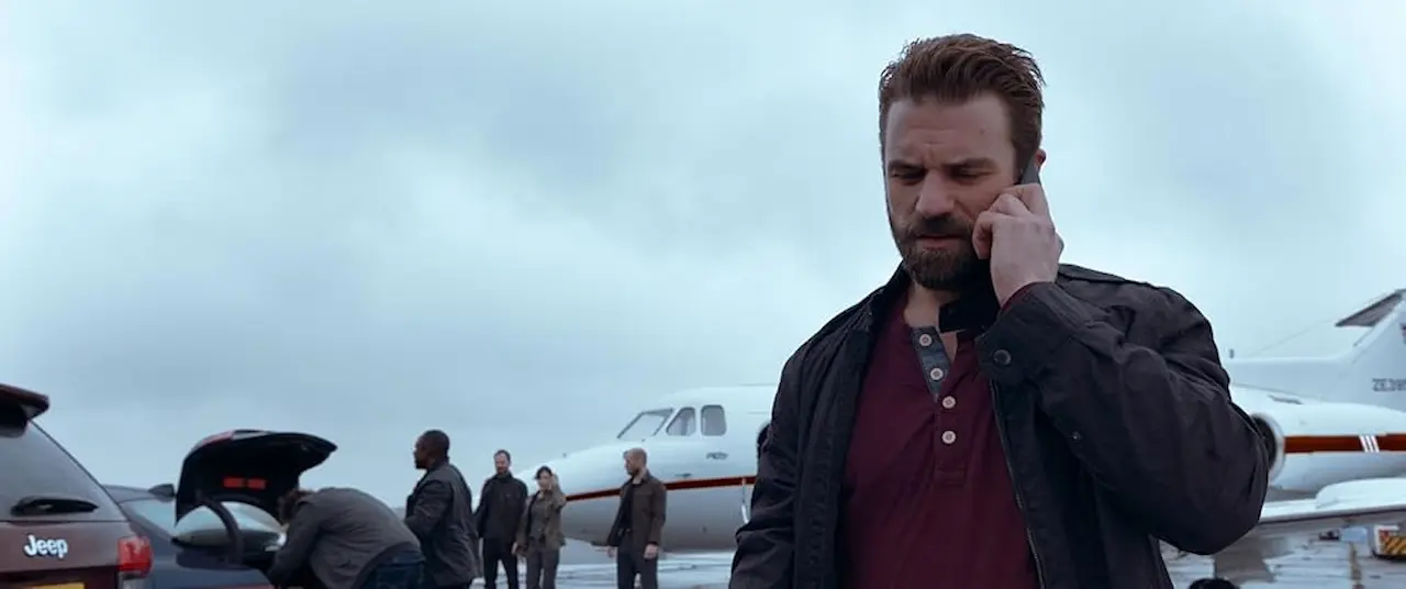 Milo Gibson in All the Devil's Men - Squadra speciale