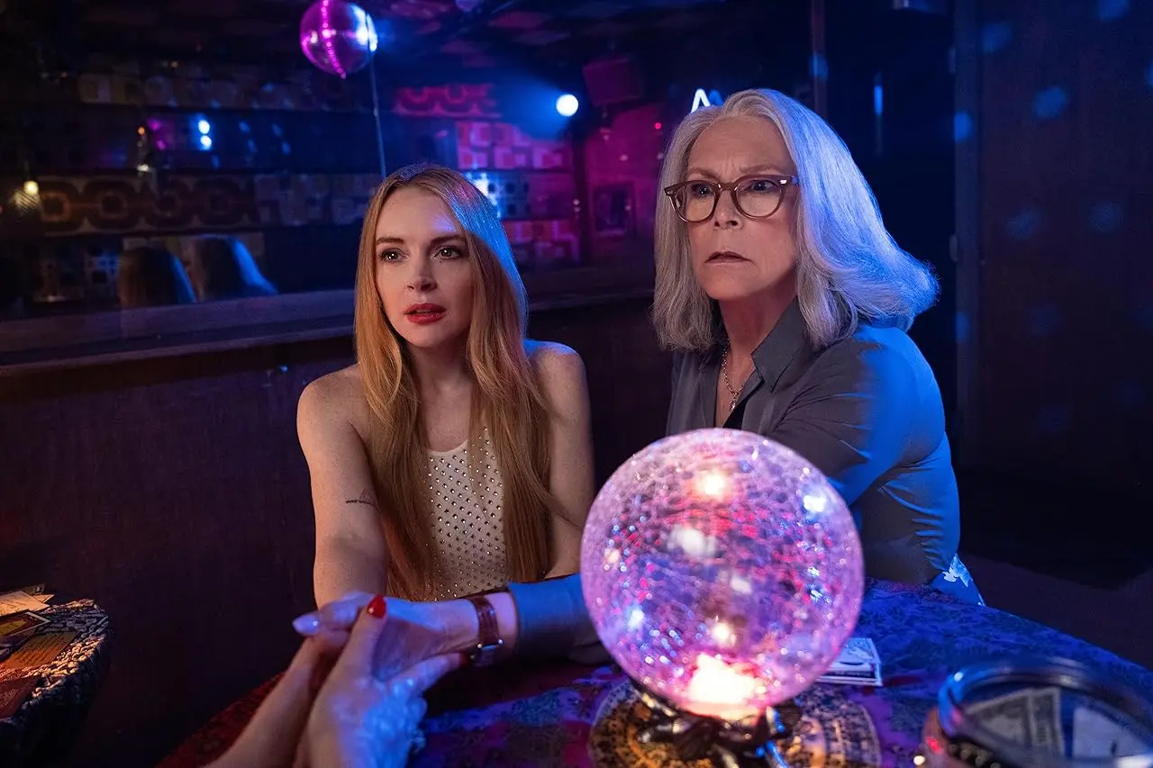 Jamie Lee Curtis and Lindsay Lohan in Quel pazzo venerdì, sempre più pazzo (2025)