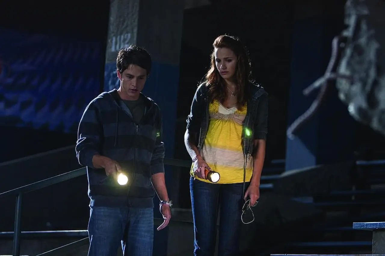 Shantel VanSanten e Bobby Campo in The Final Destination