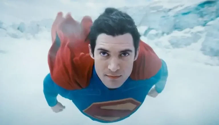 James Gunn afferma che la famigerata scena di volo di Superman non sarà nel film: “Non mi è piaciuta”