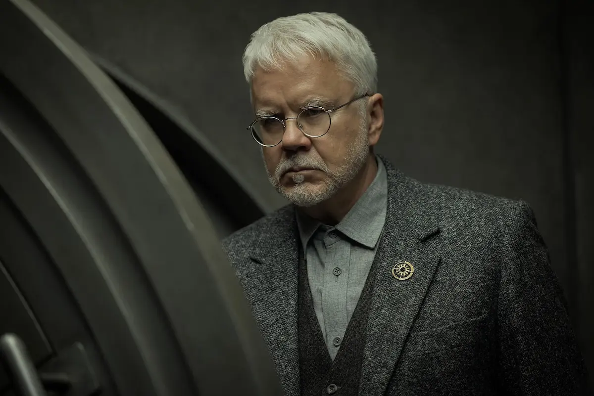 Tim Robbins in Silo (2023)