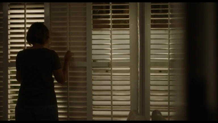 Casa in Fiamme, il trailer del film in sala dal 17 luglio