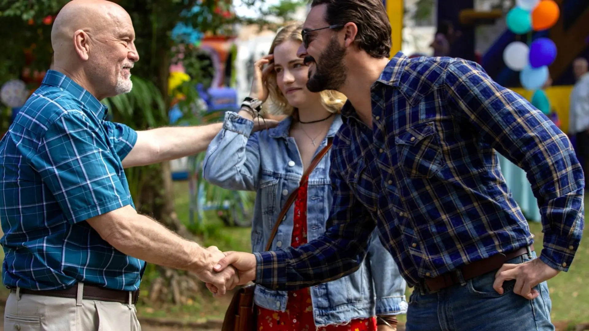 John Malkovich, Willa Fitzgerald e Jack Houston in Wash Me in the River