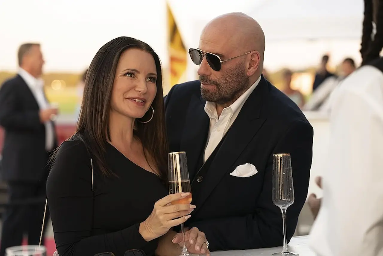 John Travolta e Kristin Davis in Cash Out - I maghi del furto