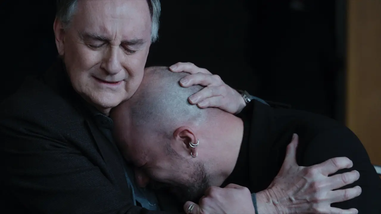 Marc-André Grondin e Yves Jacques in L'erede