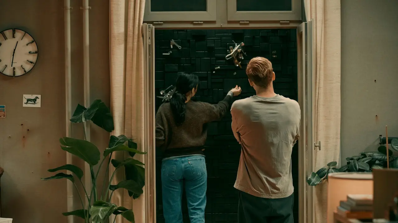 Matthias Schweighöfer e Ruby O Fee nel film Brick