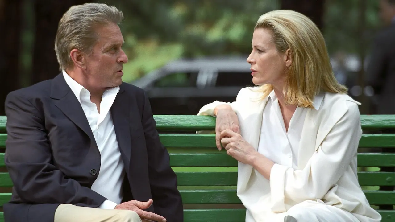 Michael Douglas e Kim Basinger in The Sentinel