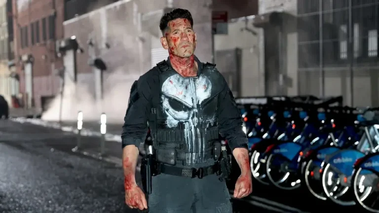 Punisher Special Presentation: una foto dal set mostra il nuovo costume del protagonista