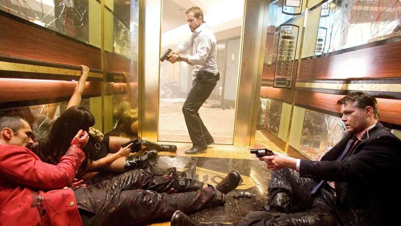 Ryan Reynolds e Ray Liotta in Smokin' Aces