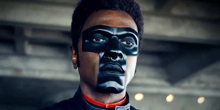 Edi Gathegi si gode il successo della sua iterazione di Mr. Terrific