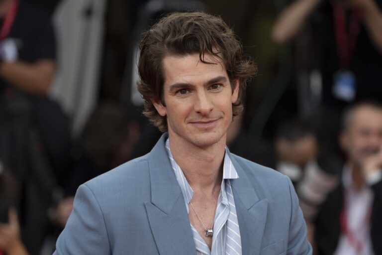 Andrew Garfield e Katherine Waterston nel prossimo film di Paul Greengrass