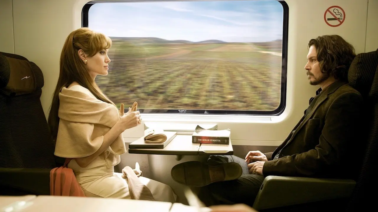 Angelina Jolie e Johnny Depp in The Tourist