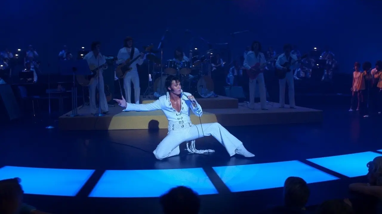 Austin Butler in Elvis