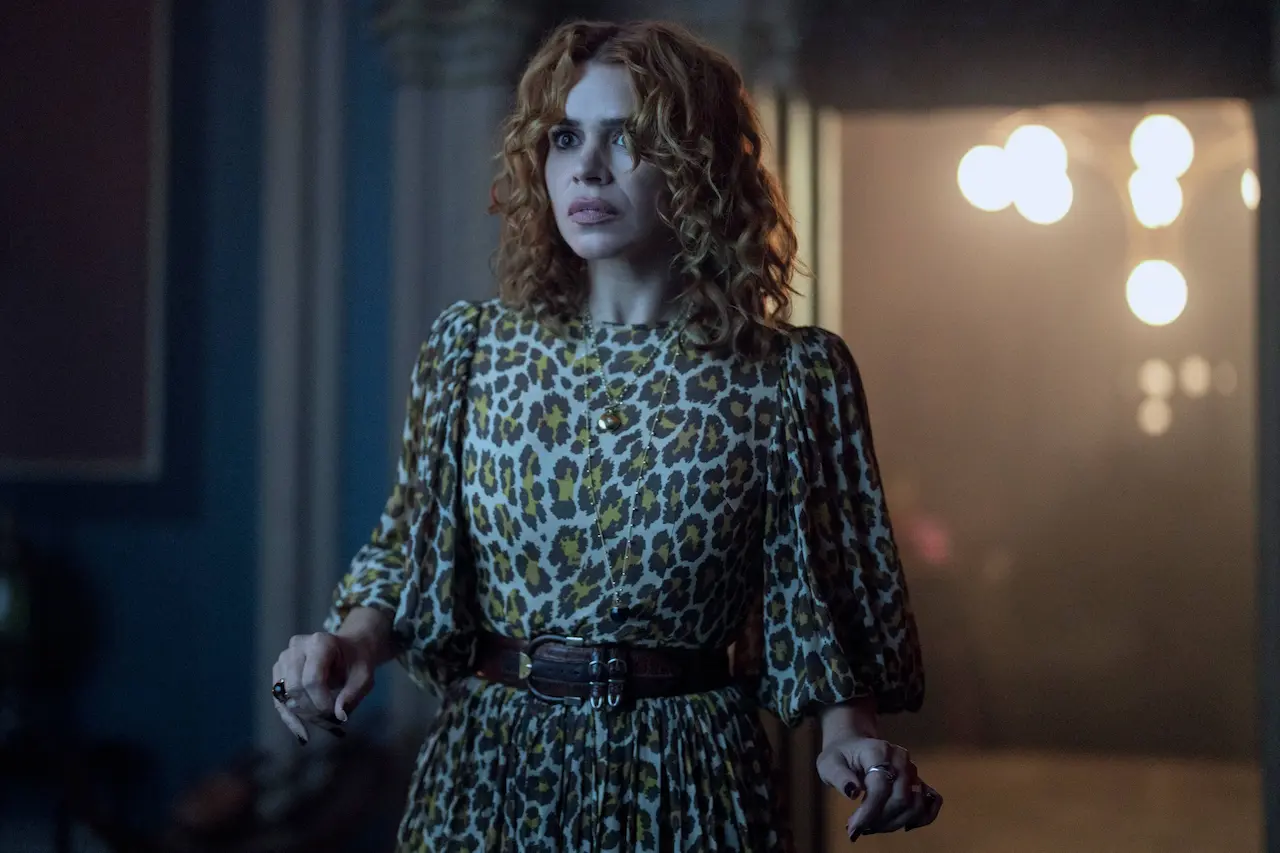 Billie Piper è Isadora Capri in Mercoledì