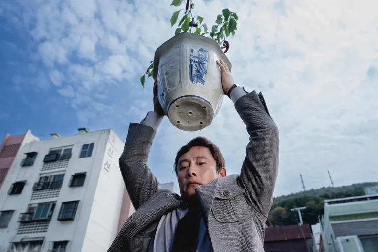 Venezia 82: in concorso No Other Choice di Park Chan-wook