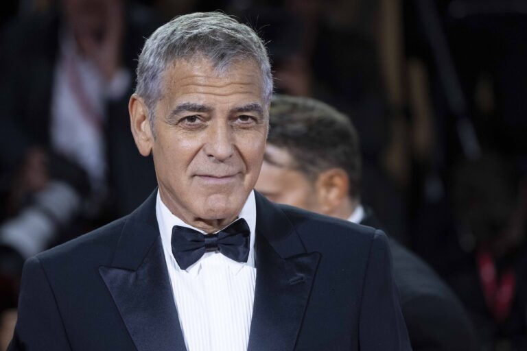 George Clooney afferma che la sua “mancanza di successo” è il motivo per cui può scegliere determinati ruoli