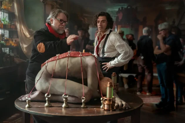 Guillermo del Toro sul set di Frankenstein