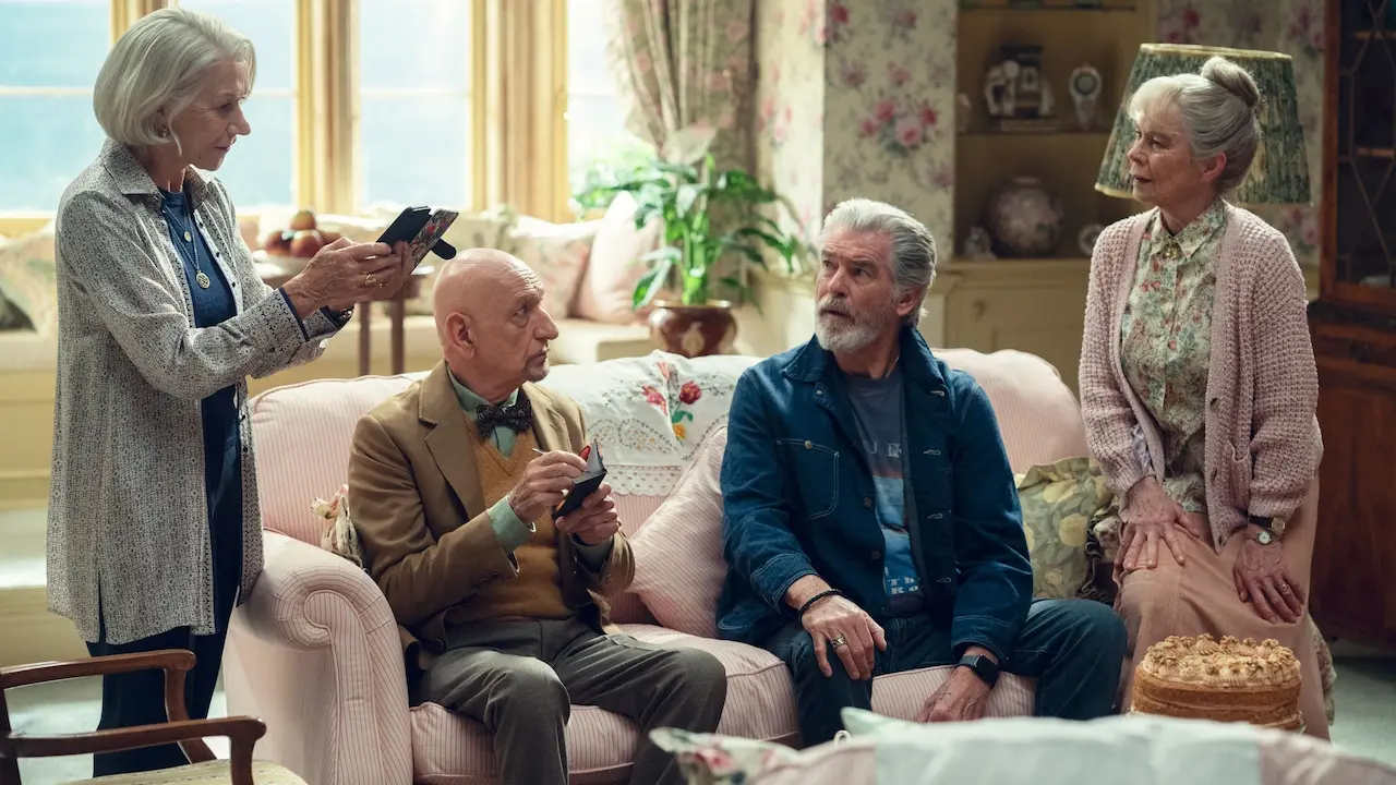 Helen Mirren, Ben Kingsley e Pierce Brosnan e Celia Imrie in Il club dei delitti del giovedì