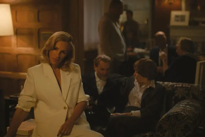 Julia Roberts in After the hunt