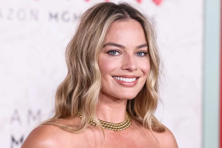 Margot Robbie in trattative per interpretare e produrre il remake del film cult di fantascienza di Tim Burton