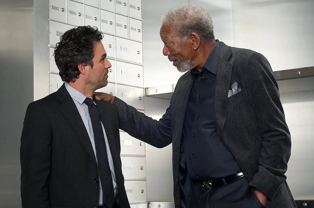 Morgan Freeman e Mark Ruffalo in Now You See Me - I maghi del crimine