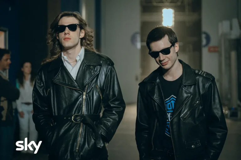 Nord Sud Ovest Est – La Leggendaria Storia degli 883, la prima foto ufficiale e il backstage!