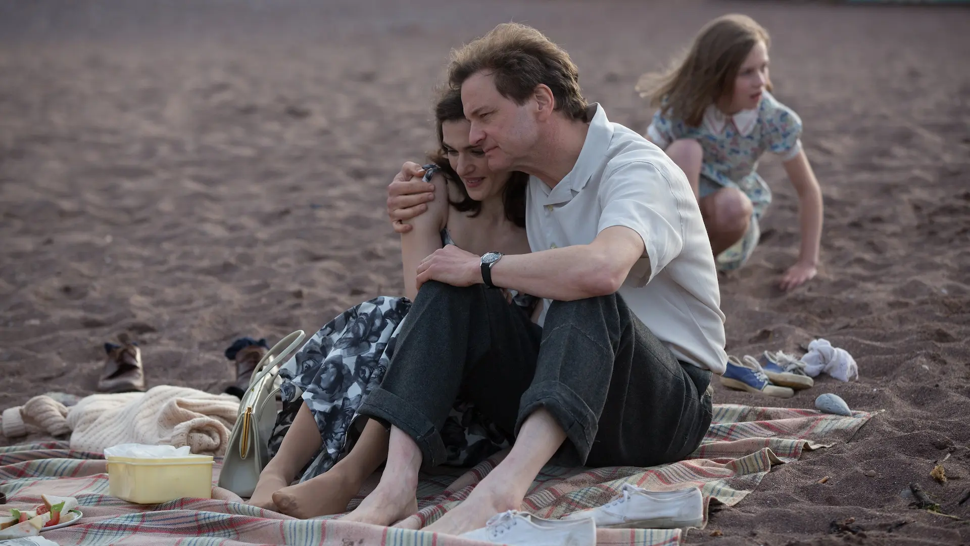 Rachel Weisz e Colin Firth in Il mistero di Donald C.