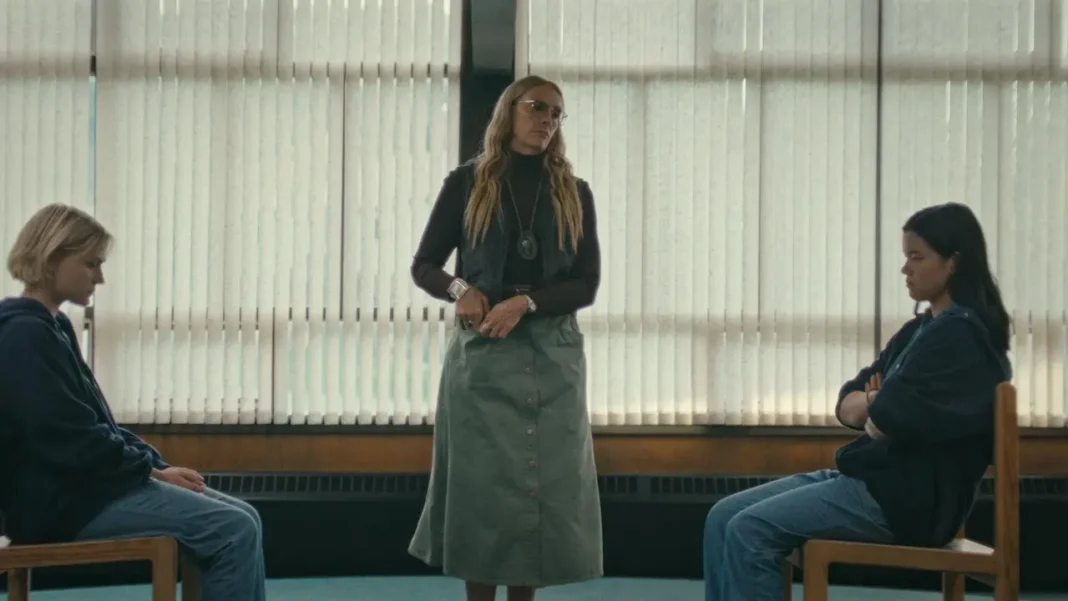 Alyvia Alyn Lind, Toni Collette e Sydney Topliffe in Wayward - Ribelli