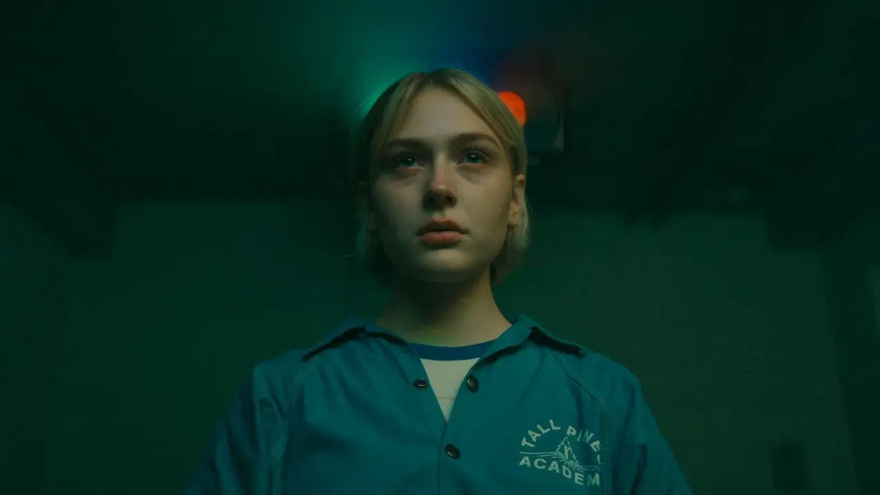 Alyvia Alyn Lind nella miniserie Wayward - Ribelli
