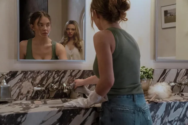 Amanda Seyfried e Sydney Sweeney in The Housemaid (2025)