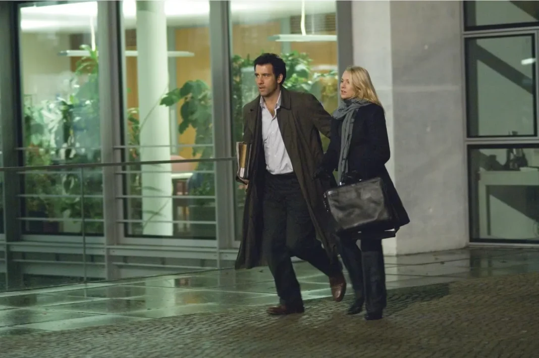 Clive Owen e Naomi Watts in The International (2009)