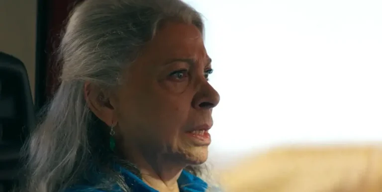 Due tombe: la spiegazione del finale della serie Netflix