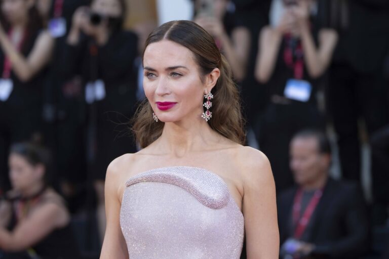 Emily Blunt rivela l’unica cosa che accomuna Steven Spielberg, Christopher Nolan e Denis Villeneuve Emily Blunt rivela l’unica cosa che accomuna Steven Spielberg, Christopher Nolan e Denis Villeneuve