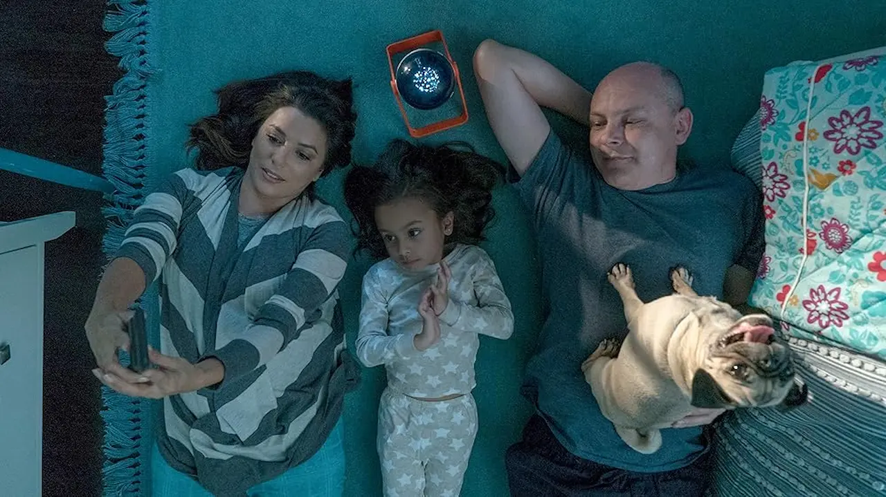 Eva Longoria, Rob Corddry e Elizabeth Phoenix Caro in Dog Days