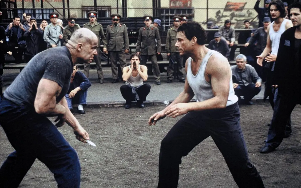 Jean-Claude Van Damme nel film Hell - Esplode la furia