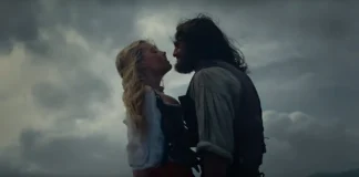 Margot Robbie e Jacob Elordi in Cime tempestose