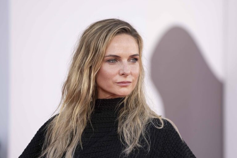 Venezia 82: le foto dal red carpet di A House of Dynamite con Idris Elba e Rebecca Ferguson
