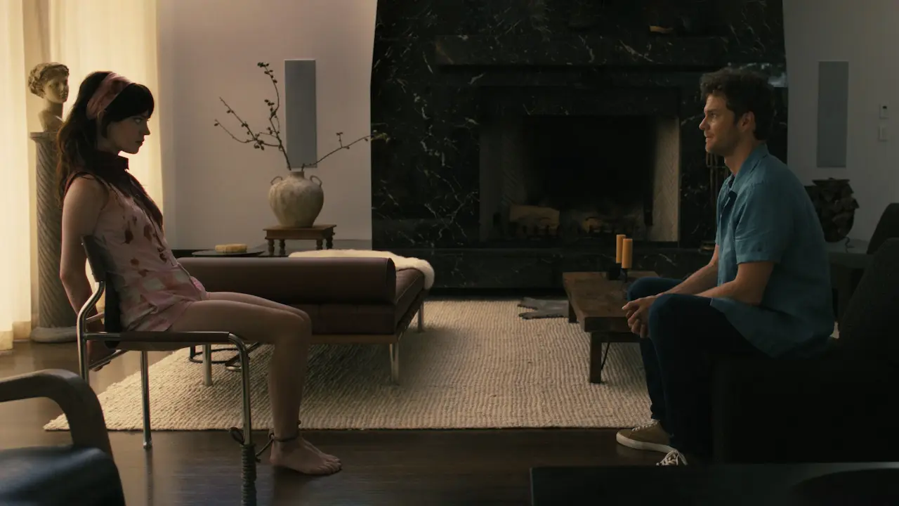 Sophie Thatcher e Jack Quaid in Companion