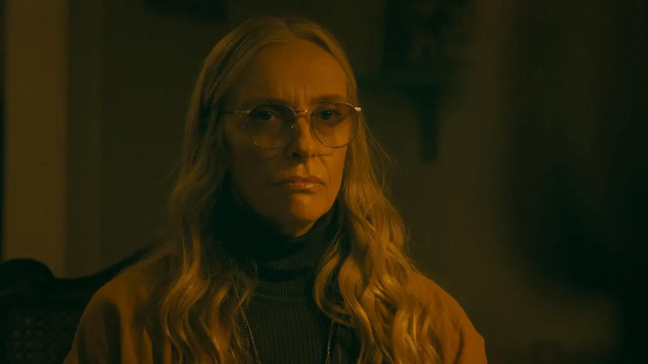 Toni Collette in Wayward - Ribelli