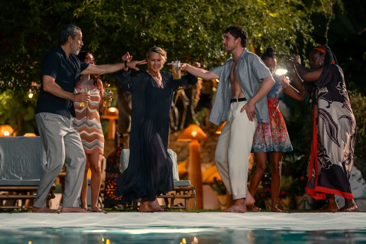 Waleed Zuaiter, Robin Wright e Laurie Davidson in La fidanzata
