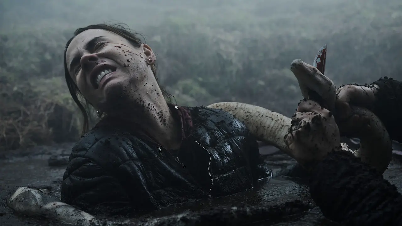 Carolina Gaitán in Quicksand